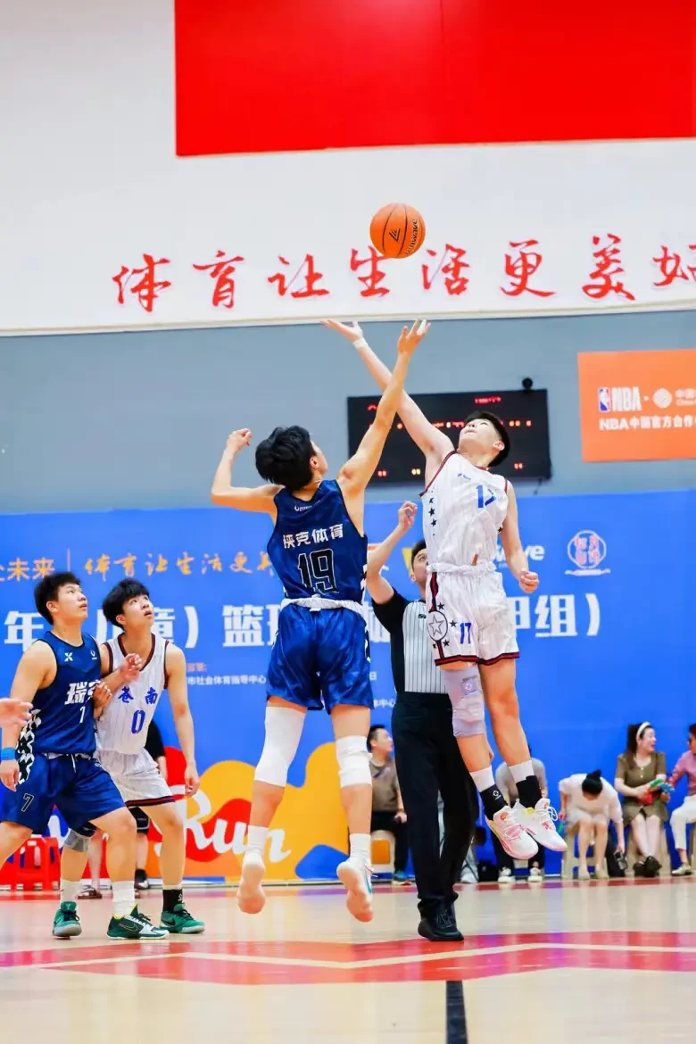 篮球青训营中的体能训练方案有哪些?_2